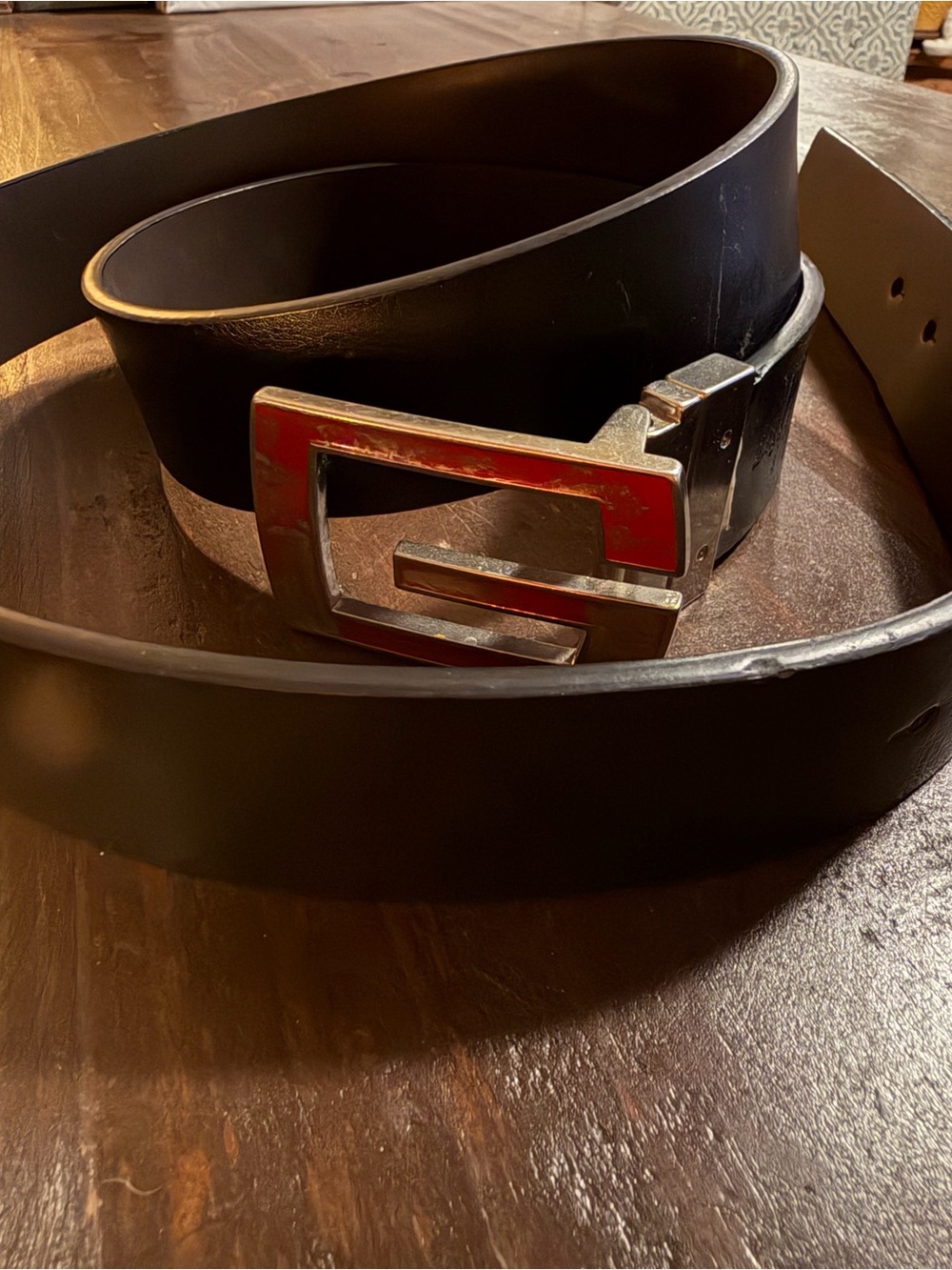 Guess Leather Belt with Silver & Red  'G' Buckle. Size 42-44